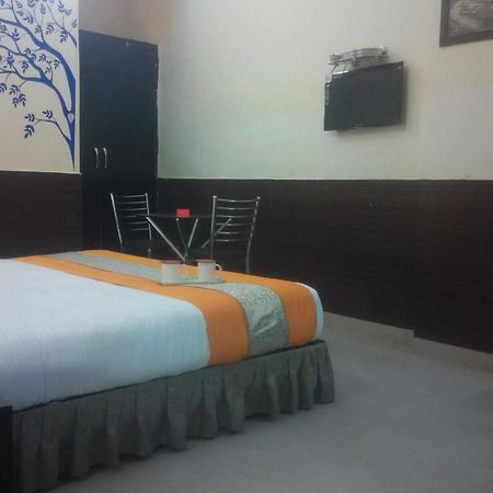 Lazeez Otel Yeni Delhi Dış mekan fotoğraf