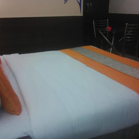 Lazeez Otel Yeni Delhi Dış mekan fotoğraf