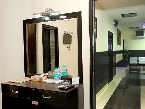 Lazeez Otel Yeni Delhi Dış mekan fotoğraf
