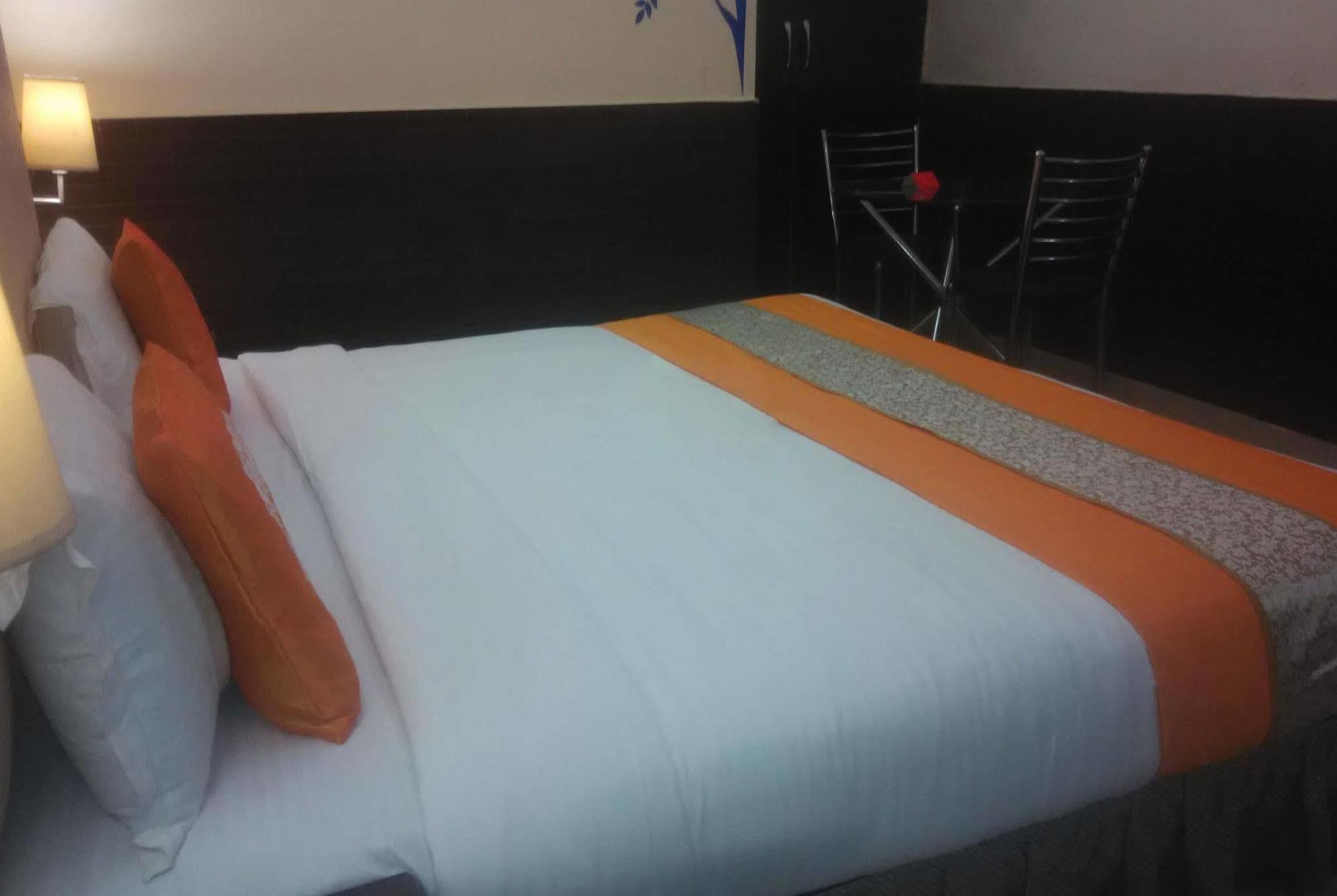 Lazeez Otel Yeni Delhi Dış mekan fotoğraf